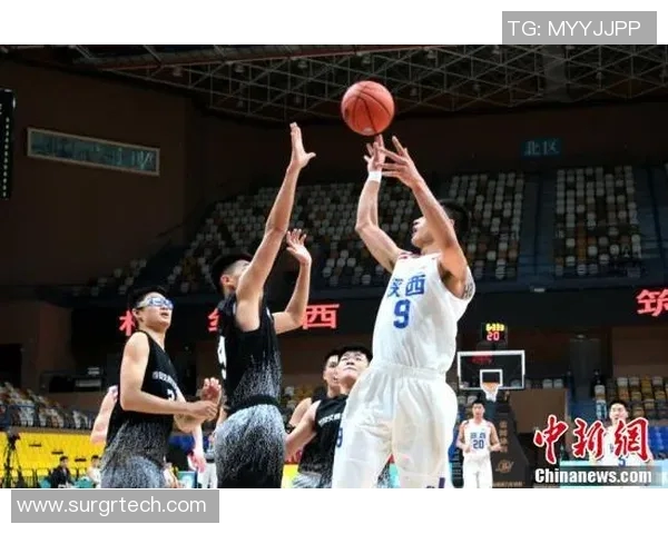 西安篮球队在邀请赛中以81分稳居积分榜首位,表现引人瞩目 西安篮球队在邀请赛中以81分稳居积分榜首位,表现引人瞩目