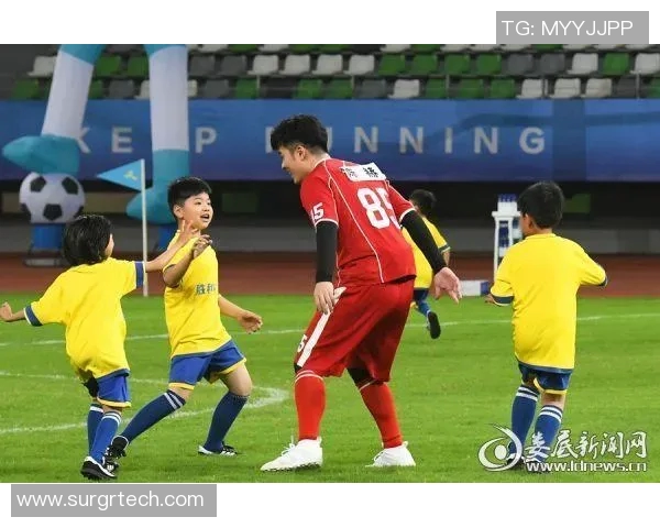 下期跑男将迎来足球明星加盟引发全场热烈互动与精彩对决